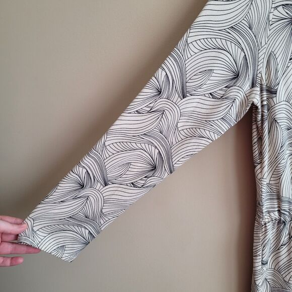 J. Jill Womens Tunic Blouse Size XL Cream Black Leaf Print Drawstring Waist Long - Picture 5 of 10